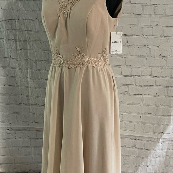 Mother of the Bride Dress - Picture 4 of 4